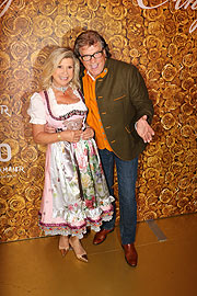 Marianne und Michael Hartl - 70 Jahre Trachten Angermaier (©Foto: Martin Schmitz)